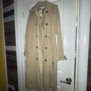 New NY & CO Trenchoat with turtoise shell accents NWT